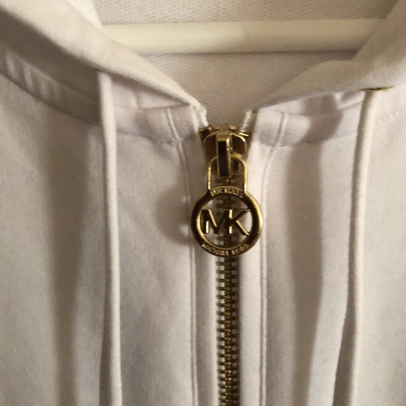 Michael Kors beautiful white hooded sweatshirt. Monogram zipper. - Picture 3 of 5